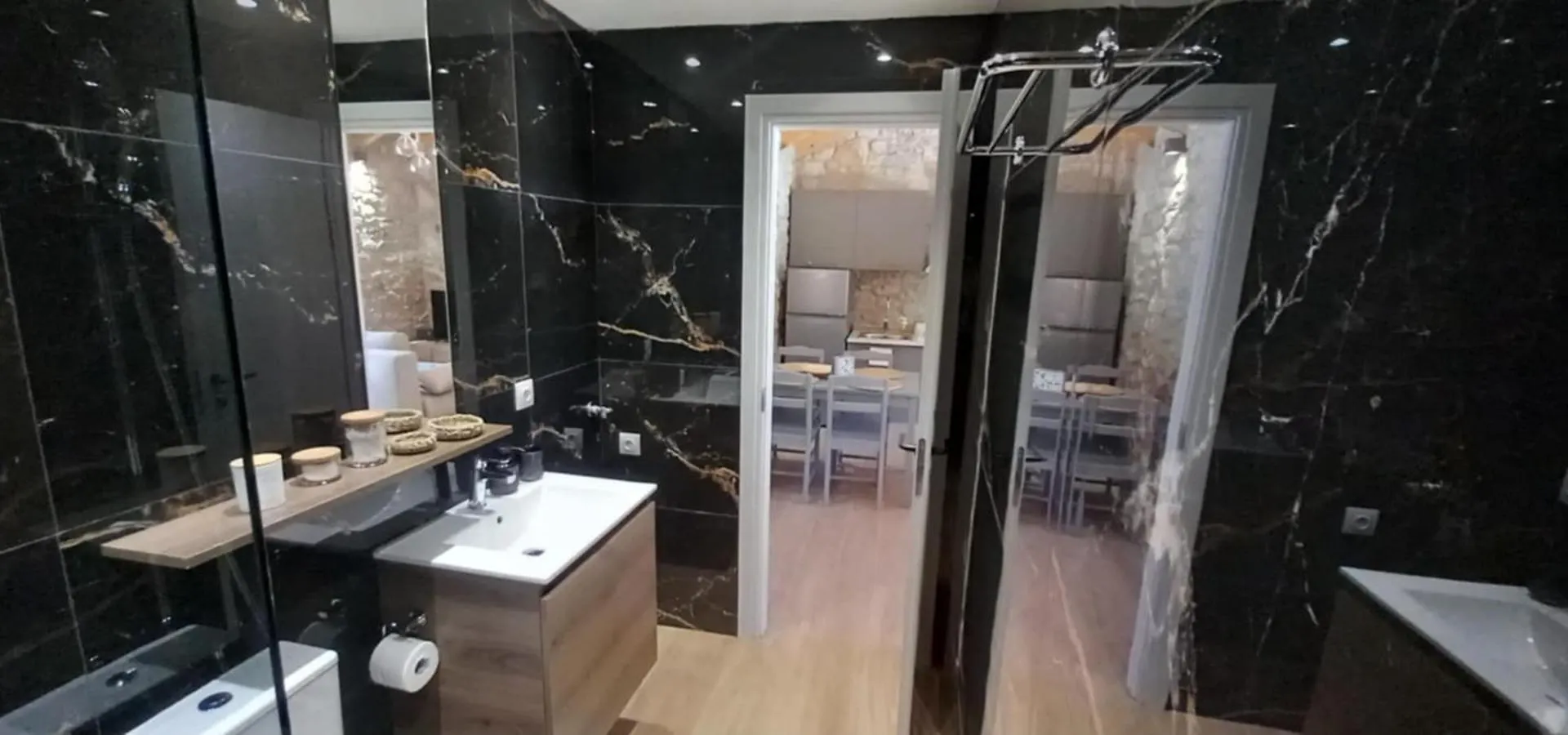 דירות אפיטוס Living In