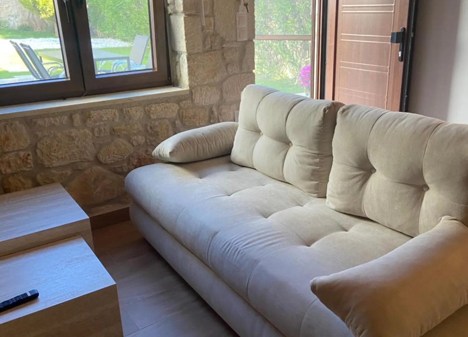 דירות אפיטוס Living In